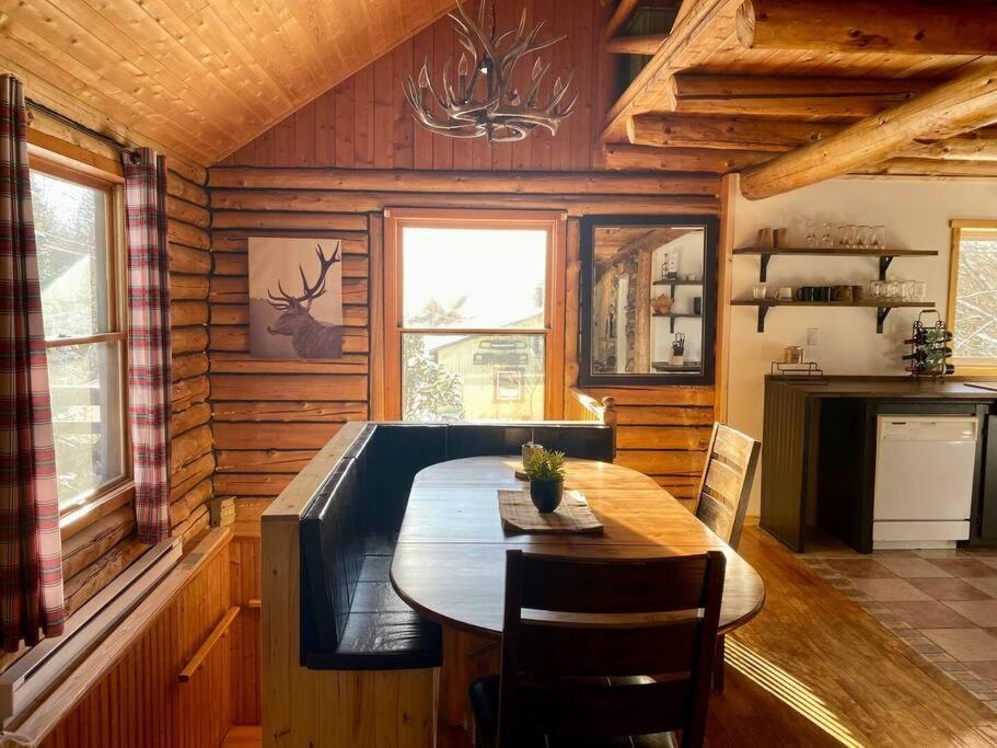 Cozy Log Cottage La Minerve Экстерьер фото